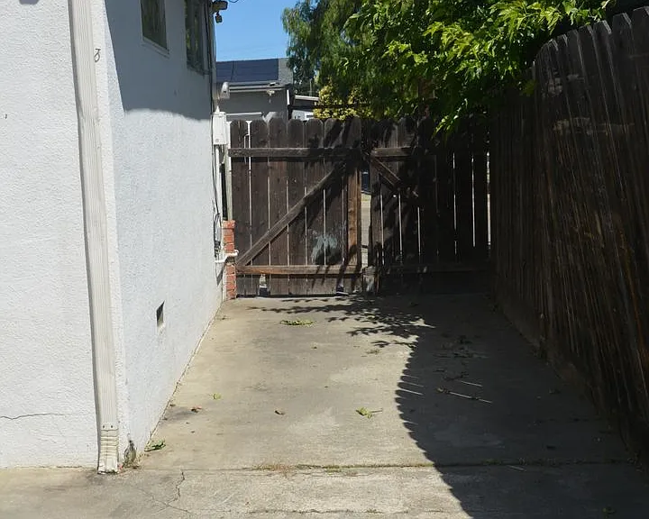 3809 Lassen Dr — Photo 23