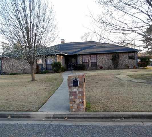 1st image of 320 Forest Hills Dr