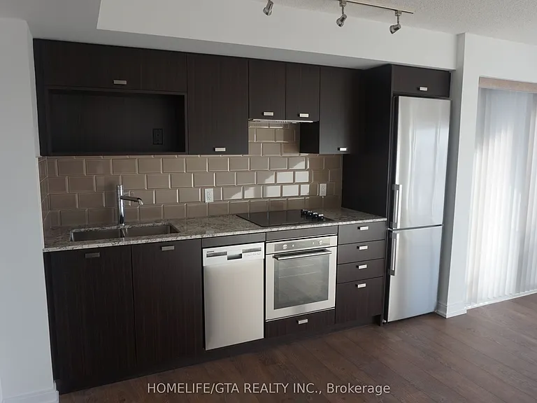 275 Village Green Sq #1522 — Photo 8