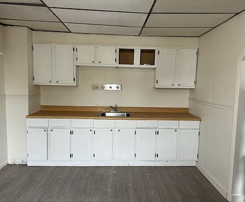 2nd image of 250 E Center St
