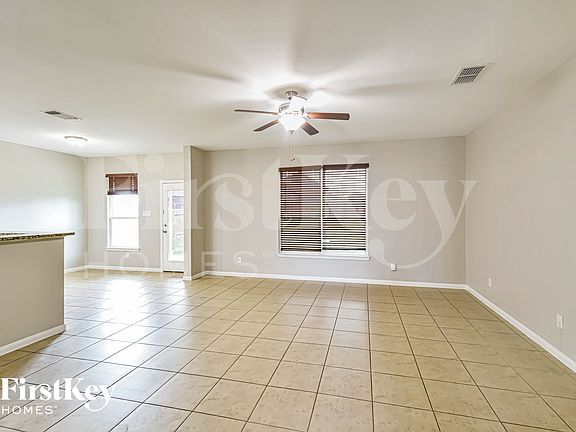 4th image of 11824 Luckey Fls