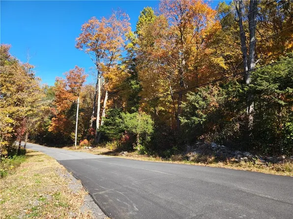 390 Hosner Mountain Road, Stormville, NY 12582