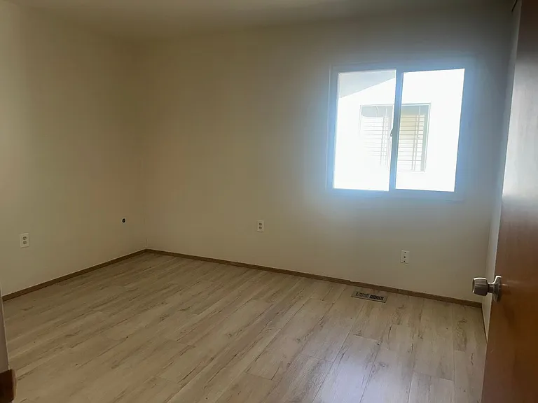 194 Olympic Cir — Photo 10