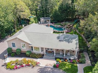 5 Butternut Ct, Dix Hills, NY 11746