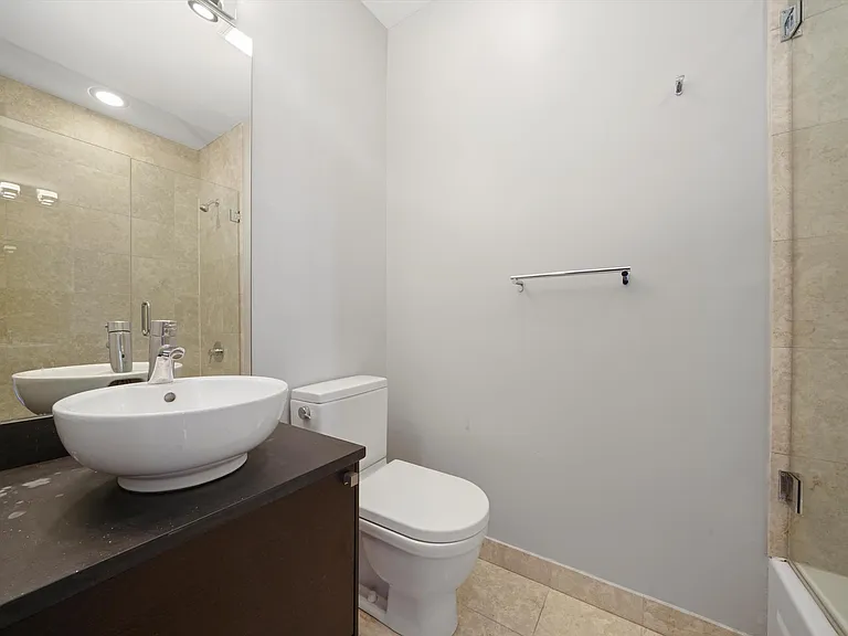 1541 N Bosworth Ave #3 — Photo 28