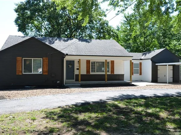 13209 13th St, Grandview, MO 64030