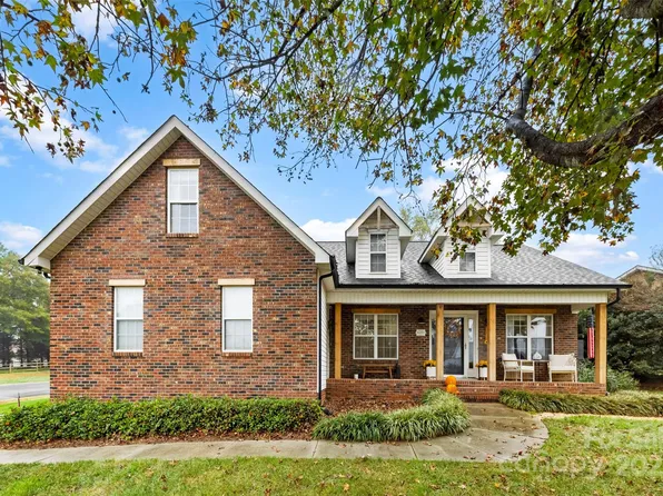 214 Heather Glen Ln, Belmont, NC 28012