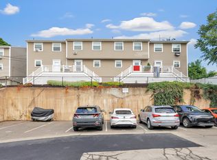 386 Halley Ave #386, Fairfield, CT 06825