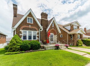 3212 Watson Rd, Saint Louis, MO 63139