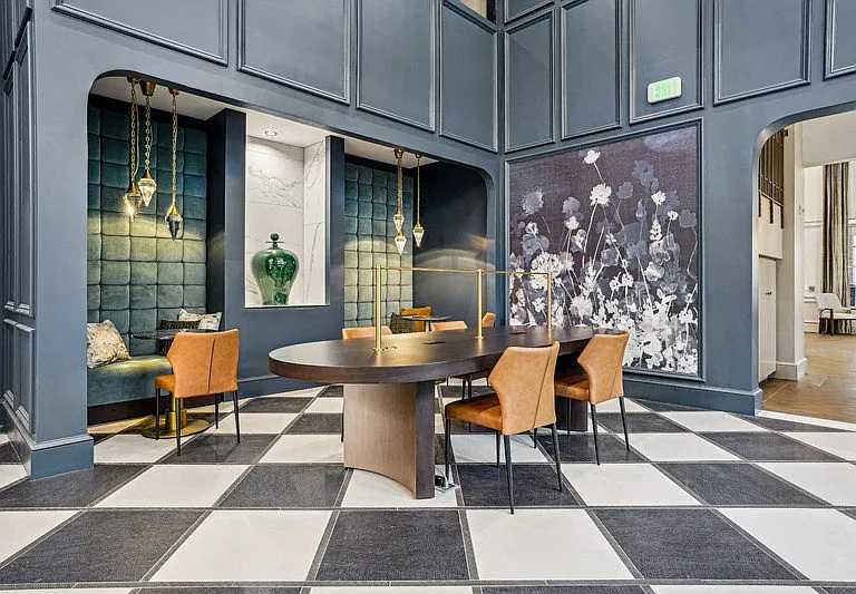 Florent Clubroom