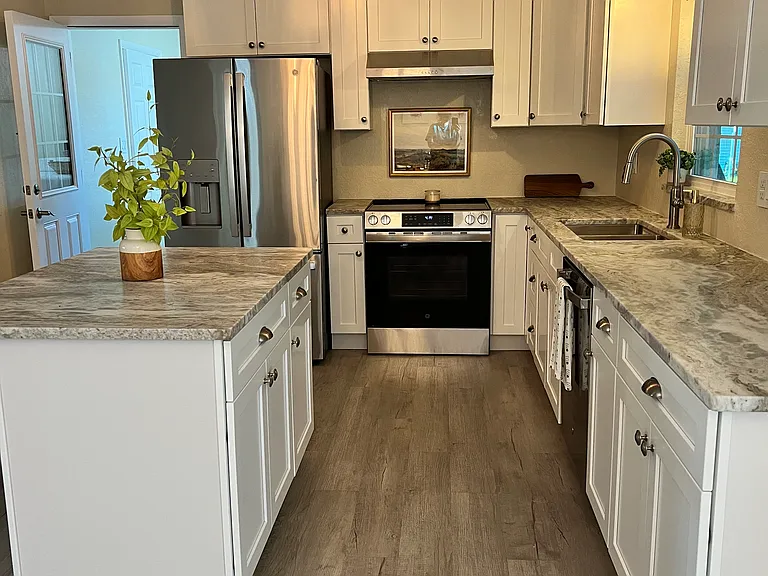 1858 SE Lake Weir Ave — Photo 10