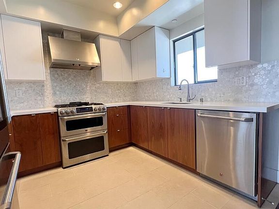 4th image of 11321 Missouri Ave Penthouse 2-1