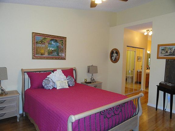 5th image of 15417 Lake Gardenia Pl