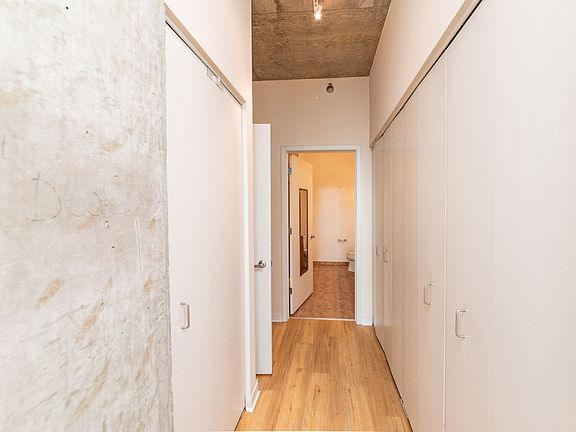 3rd image of 700 N Larrabee St APT 813