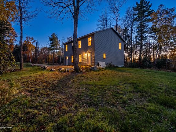 3rd image of 411 Sawyer Road