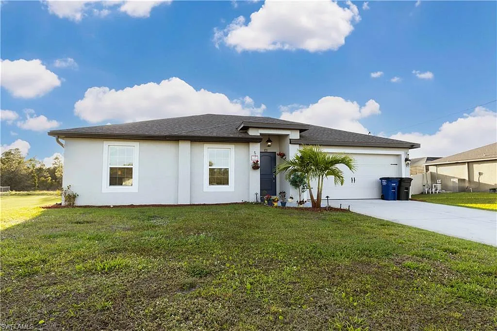 3 bed, 2.0 bath, 1270 sqft, $4,000 — Photo 2