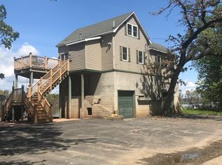 32195 Ambro Rd, Prairie Du Chien, WI 53821