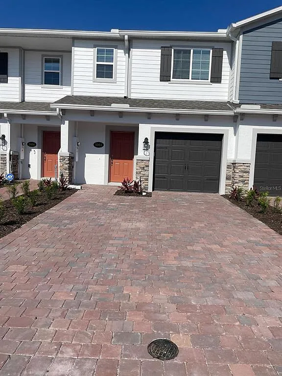 3 bed, 2.5 bath, 1556 sqft, $2,450 — Photo 1