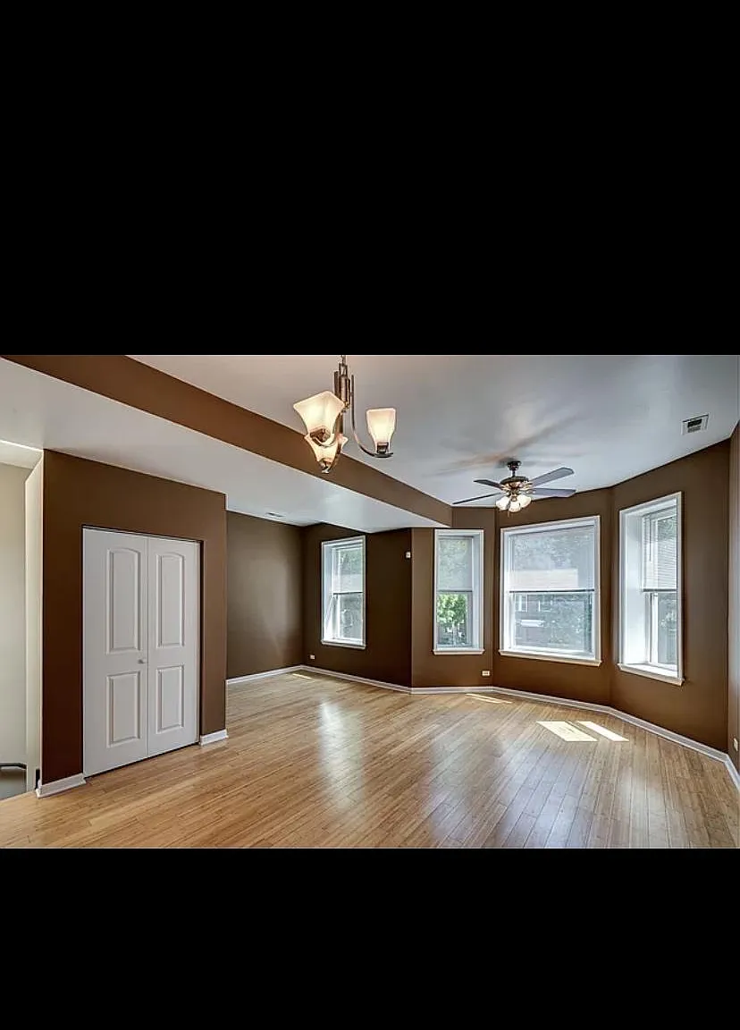 2 bed, 1.5 bath, 1050 sqft, $1,686 — Photo 1