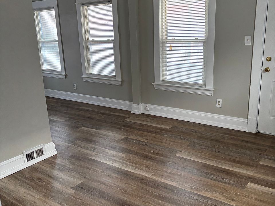 2nd image of 15757 Mandalay Ave
