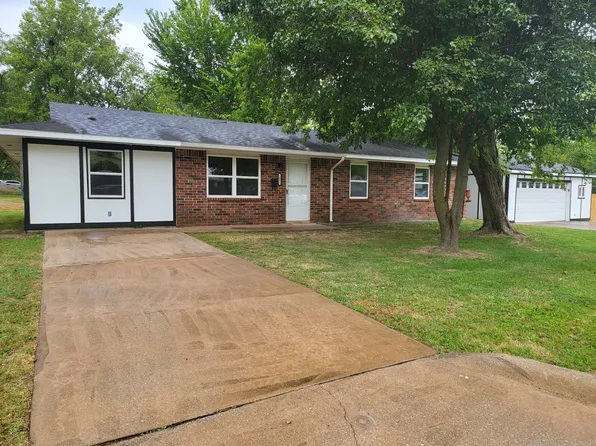 1003 8th Ave NW, Miami, OK 74354