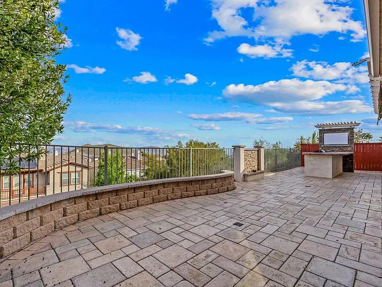 851 Antilla Way — Photo 31