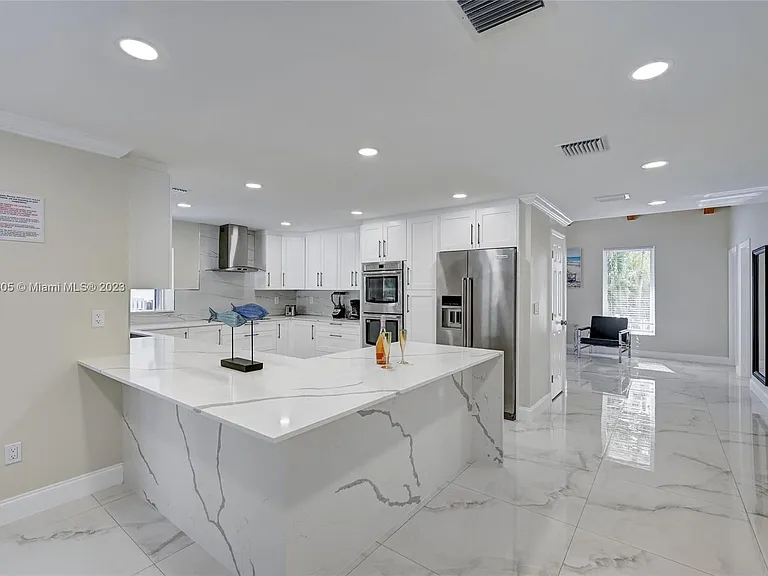 1109 Hollywood Blvd — Photo 24