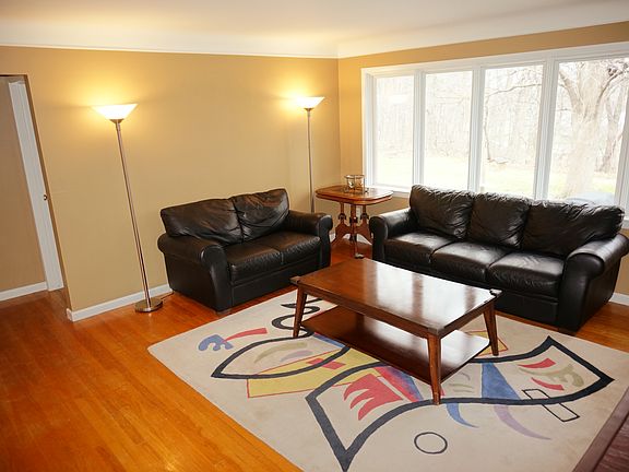 2nd image of 42551 Clemons Dr