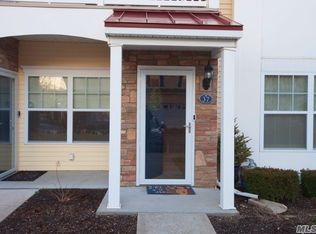 37 Barley Ln, Patchogue, NY 11772