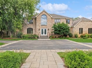 2 Royal Way, Barrington, IL 60010
