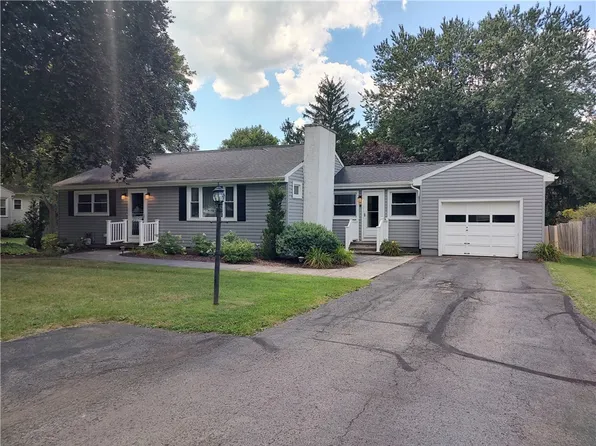 8 Stevenson St, Seneca Falls, NY 13148