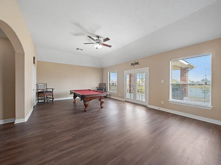 23010 Prairie Lake Ct — Photo 35