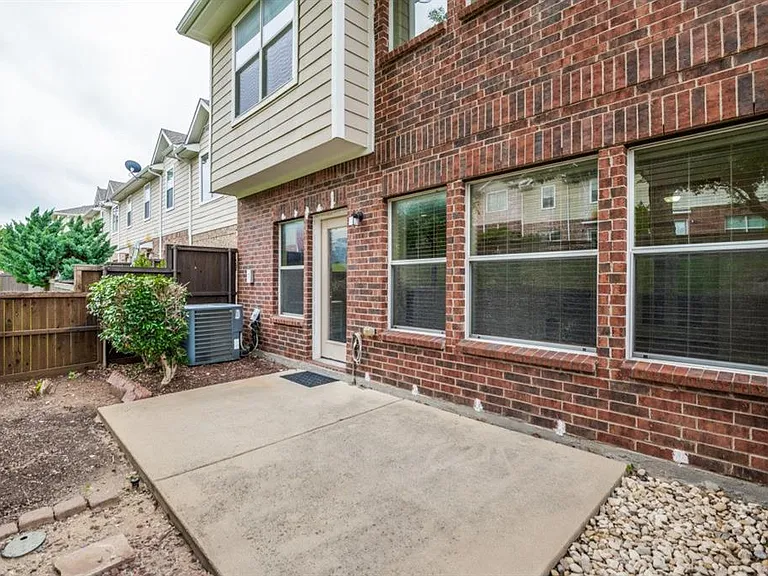8748 San Bernard St — Photo 31