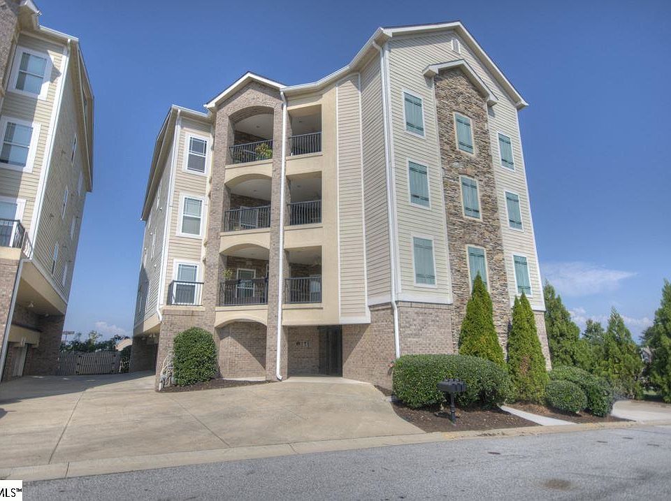1st image of 226 Rocky Top Dr