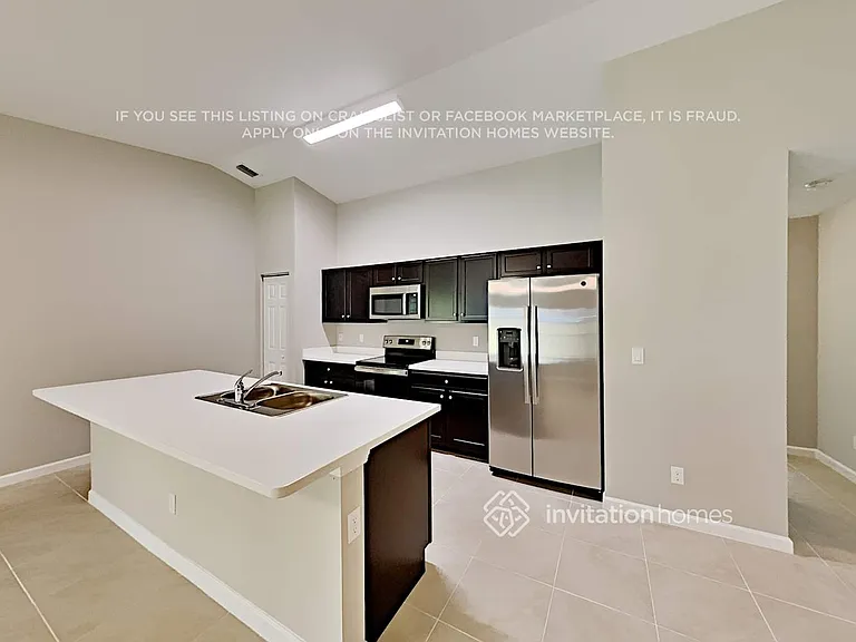 1557 SE Mariana Rd — Photo 6