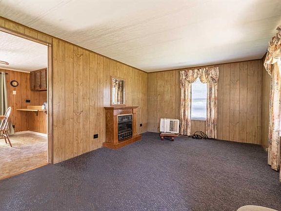 3rd image of 84 Crow Hill Ln