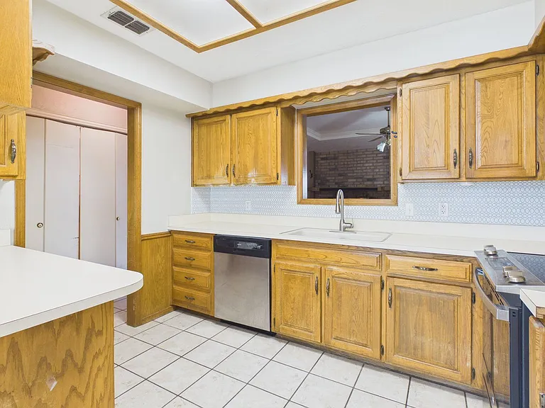 5822 Syracuse Dr — Photo 13