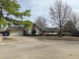 1923 Green Briar Cir, Duncan, OK 73533