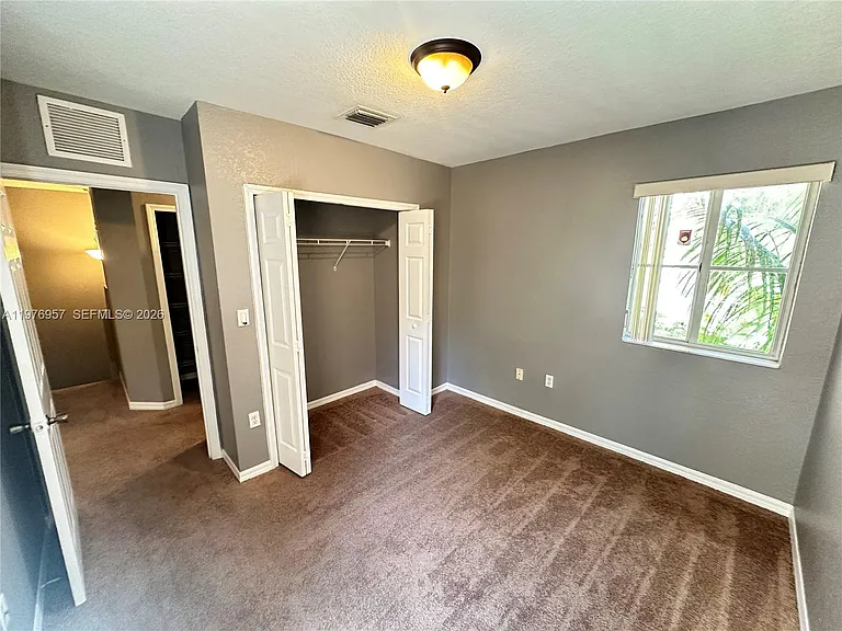 687 SW 10th St — Photo 16