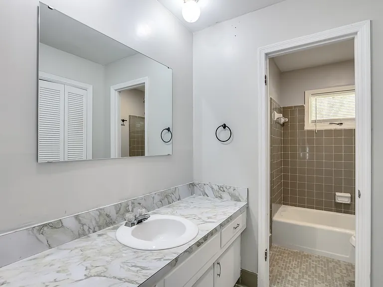 1725 Cheltenham Ln — Photo 17