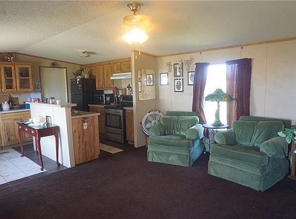 3rd image of 5912 Hickory Ct