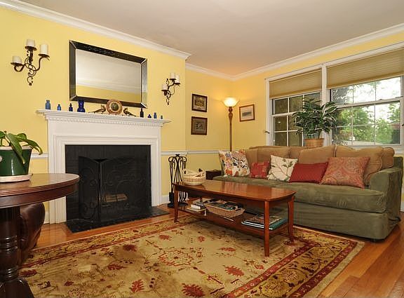 3rd image of 3 Sentry Pl APT 1D