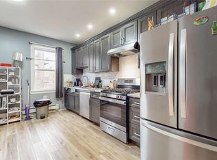 82 Moquette Row N, Yonkers, NY 10703