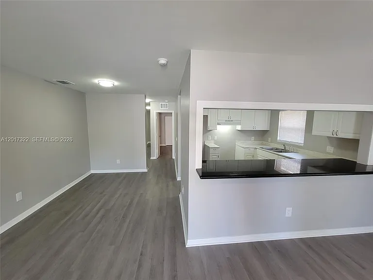 1414 NW 8th Ave #1 — Photo 3