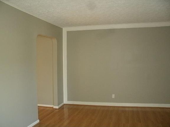 4th image of 113 Kittyhawk Dr