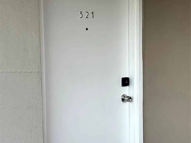 802 NW 87th Ave #321 — Photo 8