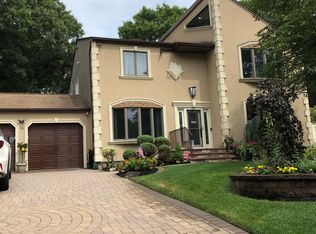 15 Lower Rd, Smithtown, NY 11787