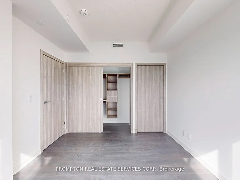 25 McMahon Dr #602 — Photo 10