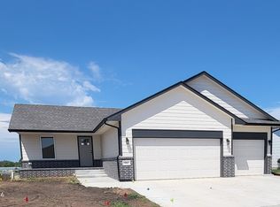 804 E Sunset Cir, Goddard, KS 67052
