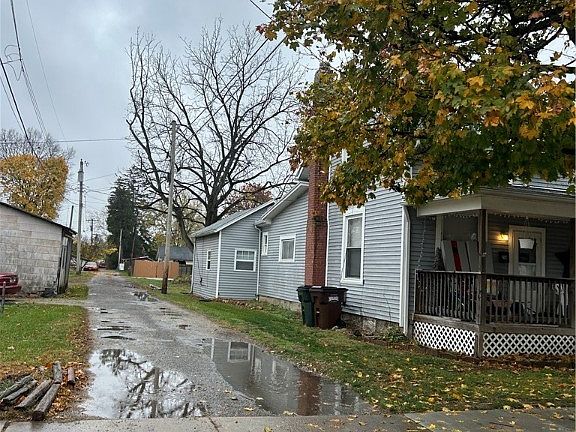 2nd image of 204 W Madison St